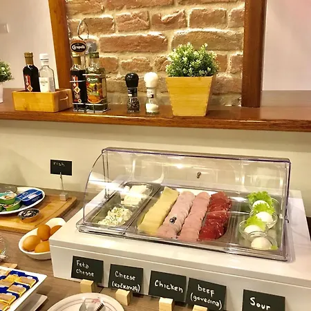 M House Bed & Breakfast 4*