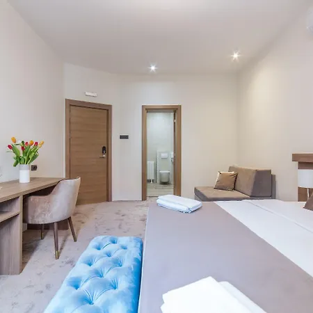 M House Bed and breakfast 4*