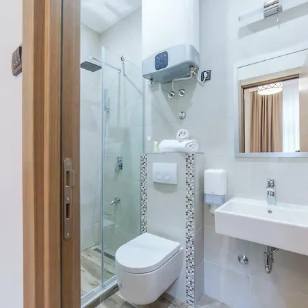 Bed & Breakfast M House 4*