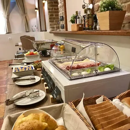 M House Bed & Breakfast Belgrade
